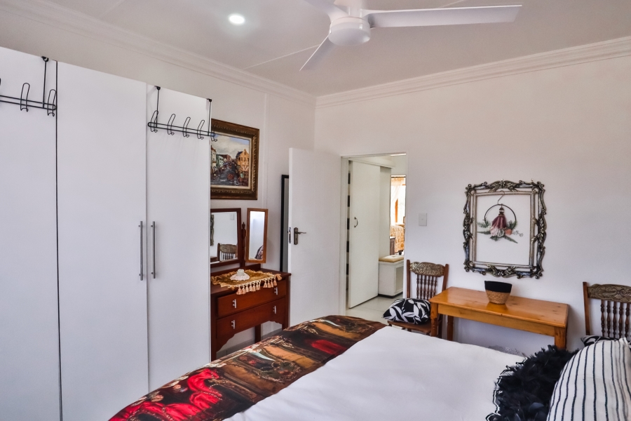 3 Bedroom Property for Sale in The Coves North West